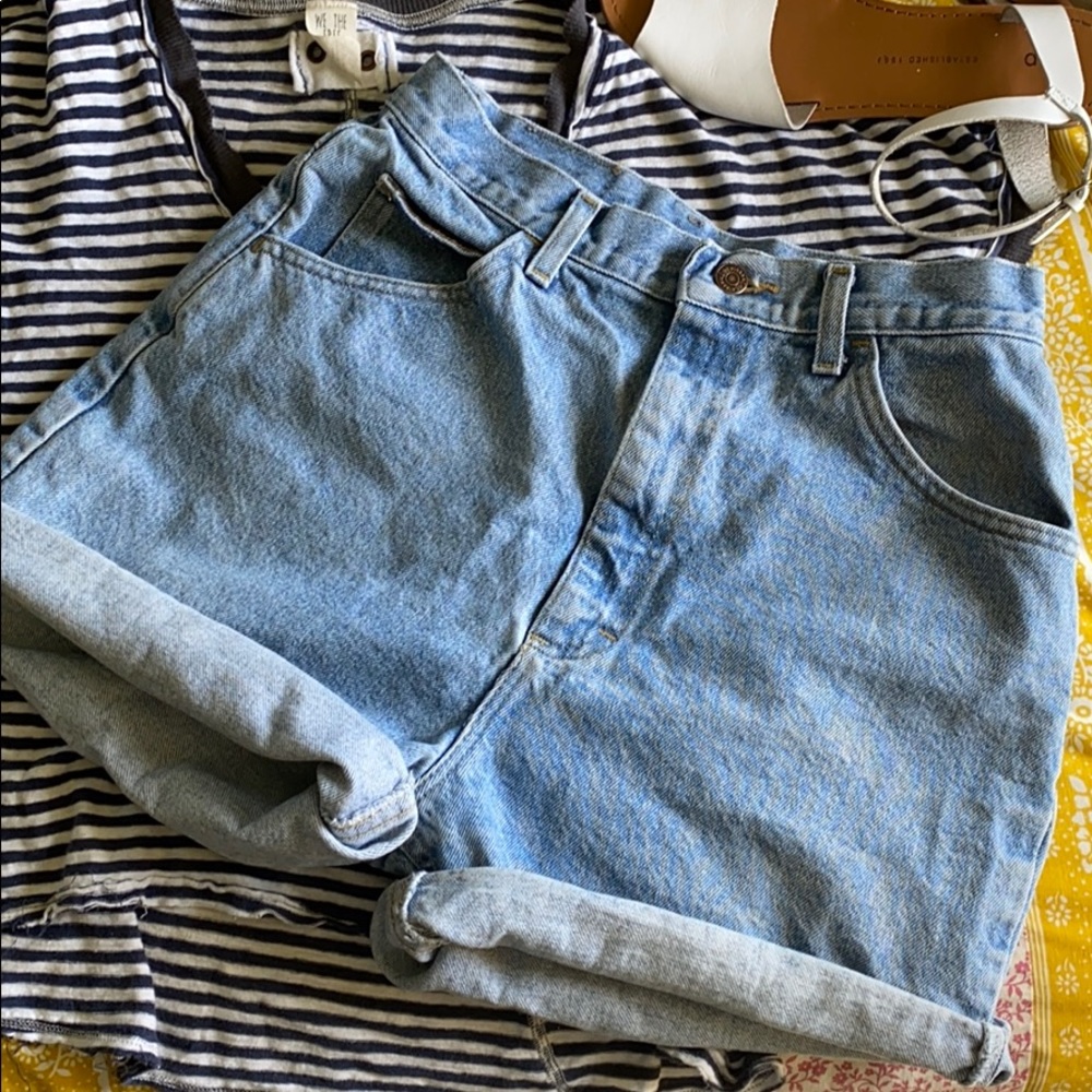 Vintage Lee mom jean shorts